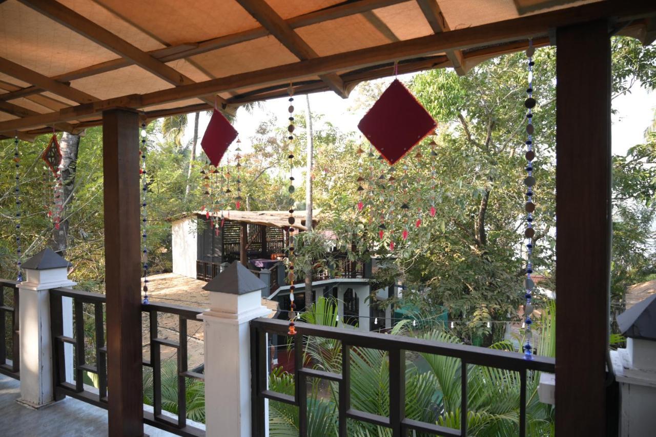 La La Land Resort Goa By Spicy Mango 帕罗林 外观 照片