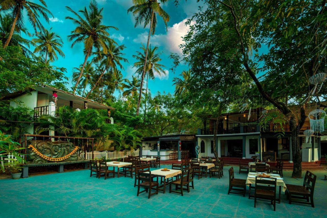 La La Land Resort Goa By Spicy Mango 帕罗林 外观 照片