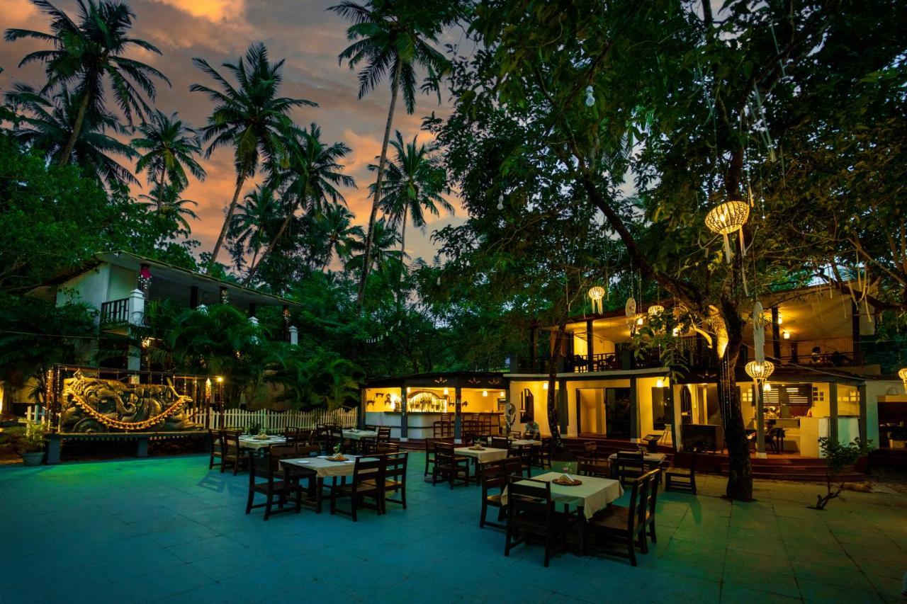 La La Land Resort Goa By Spicy Mango 帕罗林 外观 照片