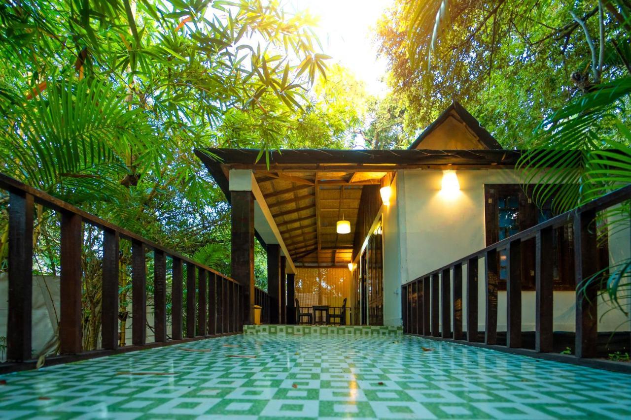 La La Land Resort Goa By Spicy Mango 帕罗林 外观 照片