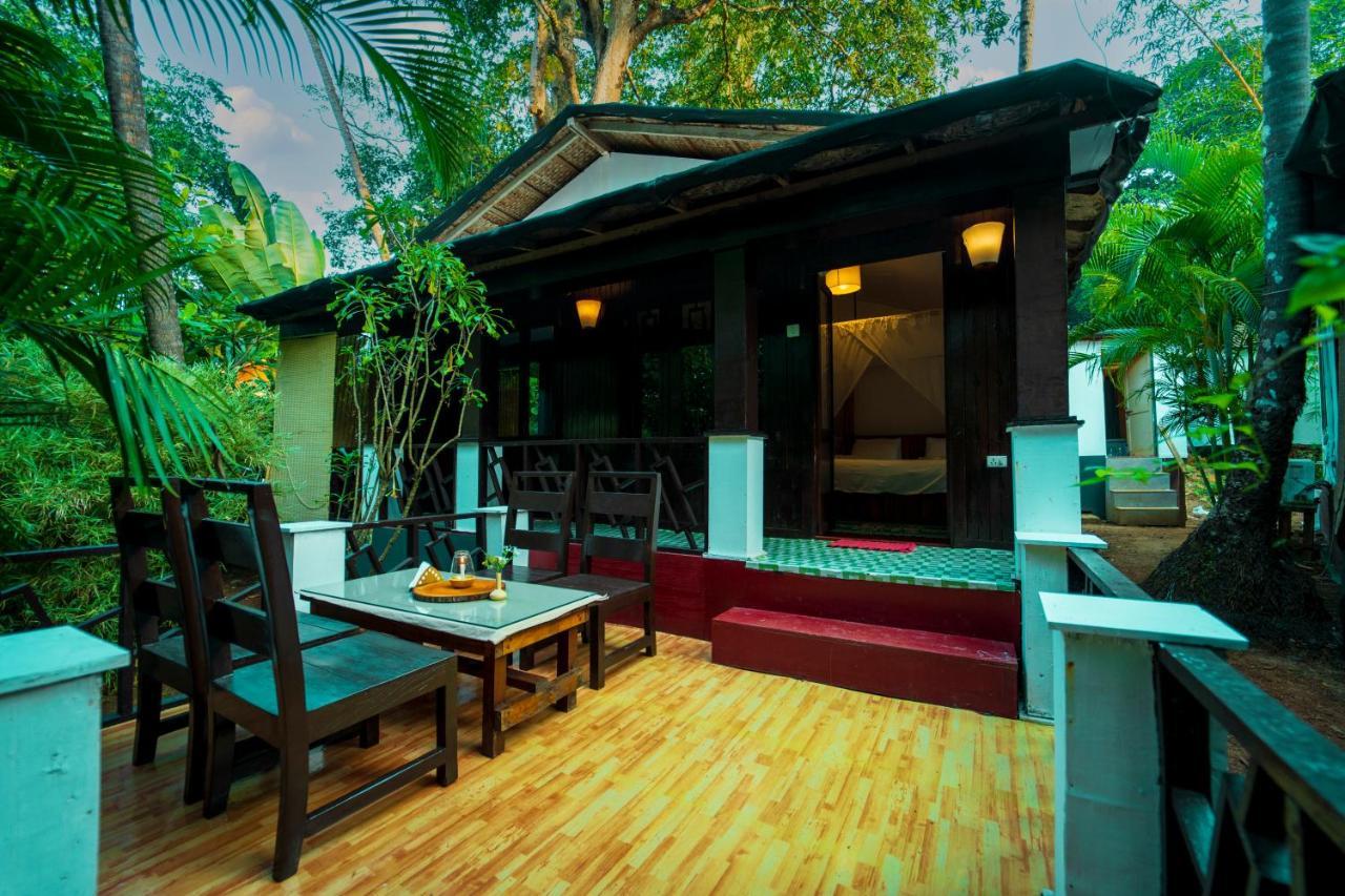 La La Land Resort Goa By Spicy Mango 帕罗林 外观 照片