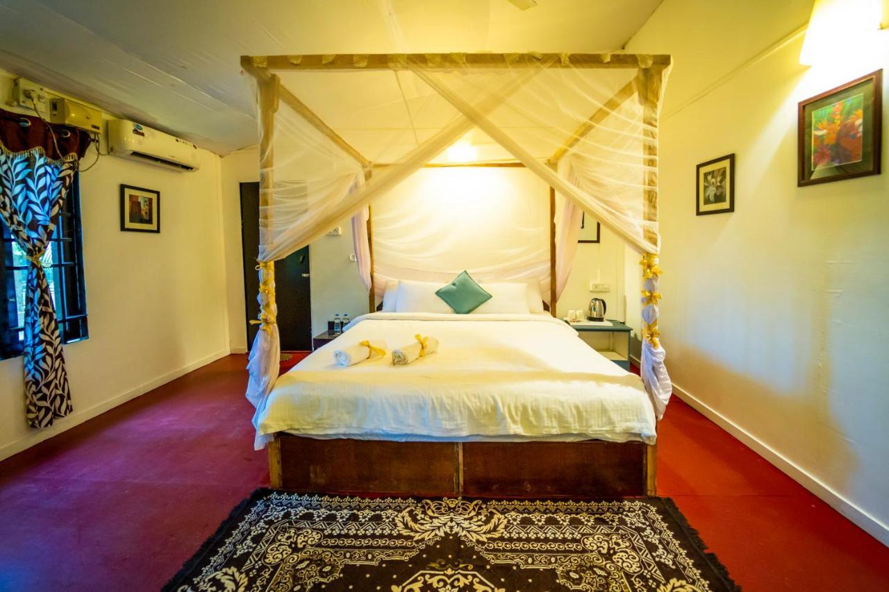 La La Land Resort Goa By Spicy Mango 帕罗林 外观 照片