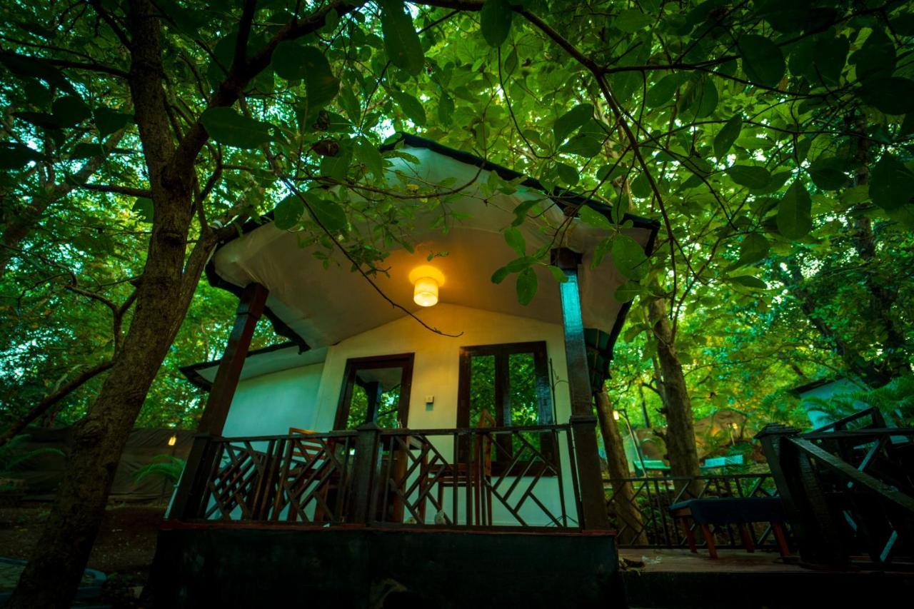 La La Land Resort Goa By Spicy Mango 帕罗林 外观 照片