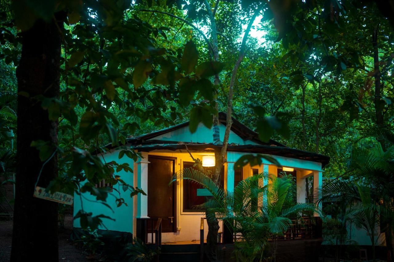 La La Land Resort Goa By Spicy Mango 帕罗林 外观 照片