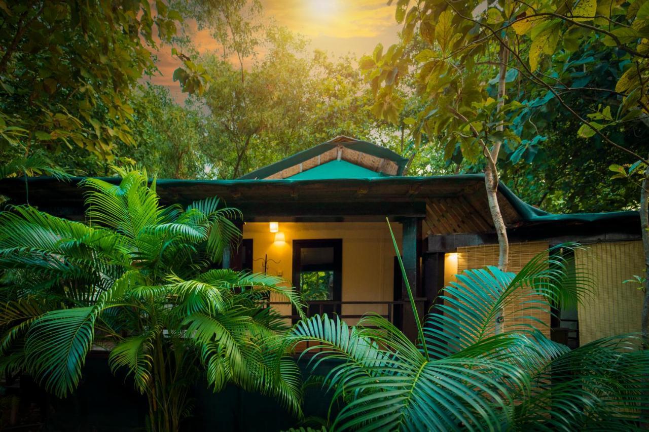 La La Land Resort Goa By Spicy Mango 帕罗林 外观 照片