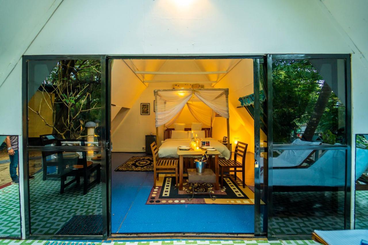 La La Land Resort Goa By Spicy Mango 帕罗林 外观 照片