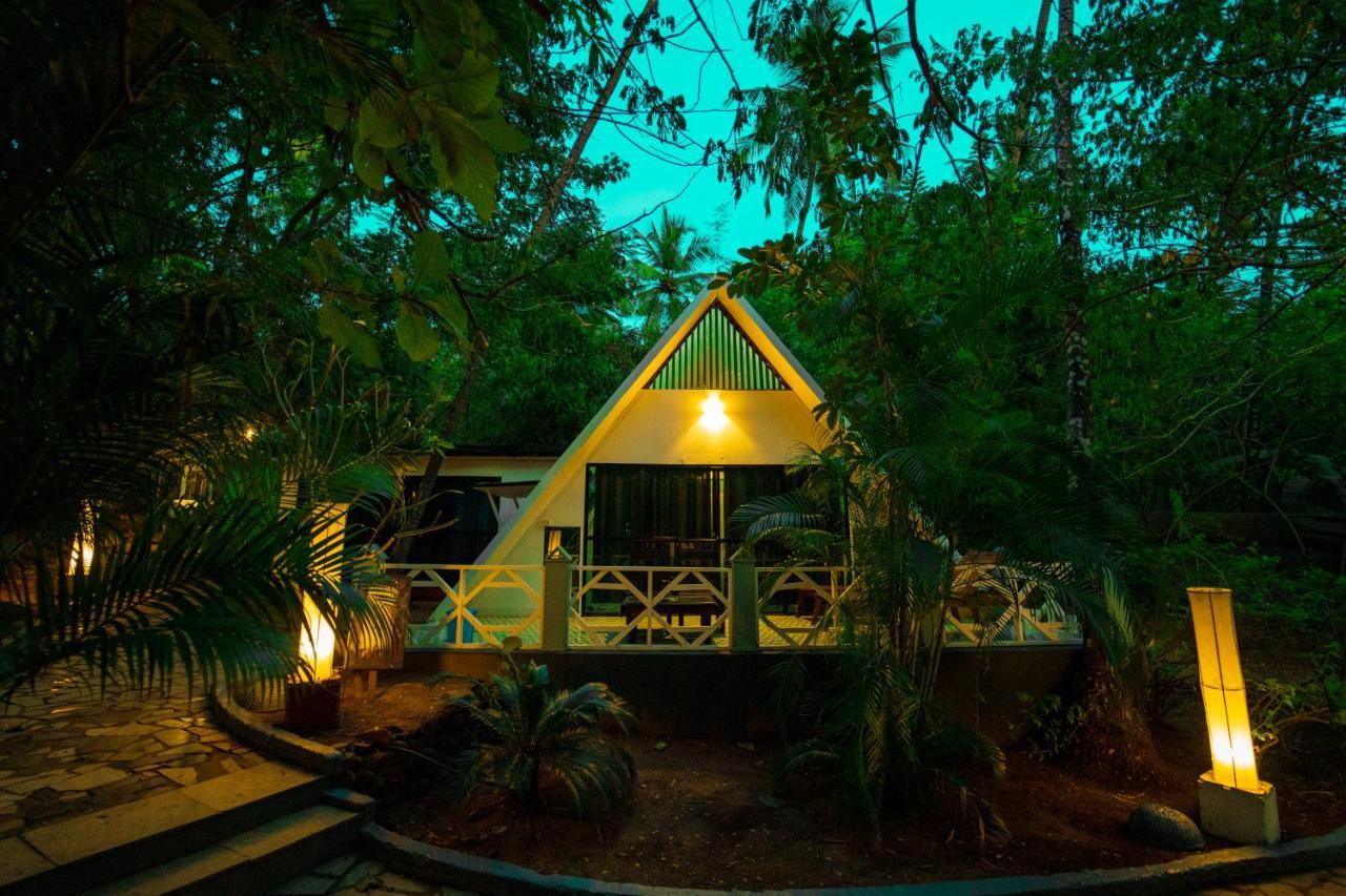 La La Land Resort Goa By Spicy Mango 帕罗林 外观 照片