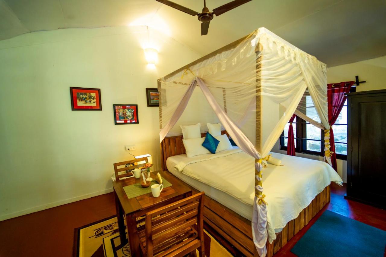 La La Land Resort Goa By Spicy Mango 帕罗林 外观 照片