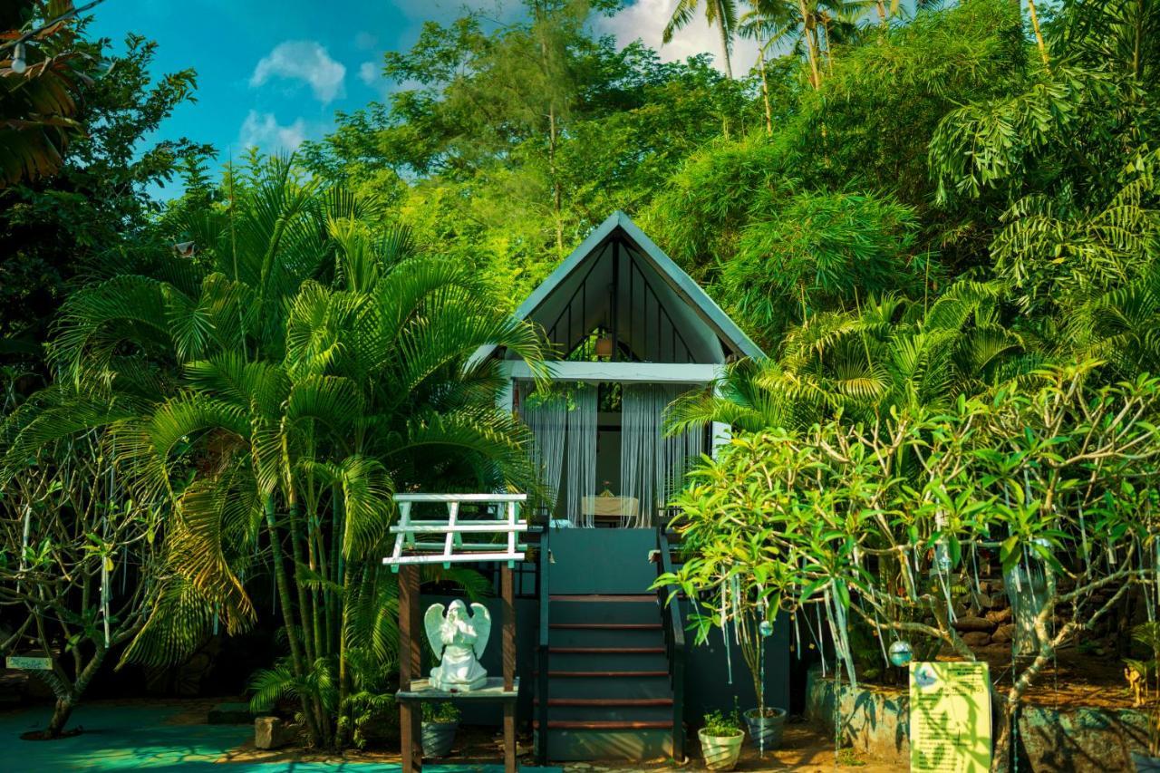 La La Land Resort Goa By Spicy Mango 帕罗林 外观 照片