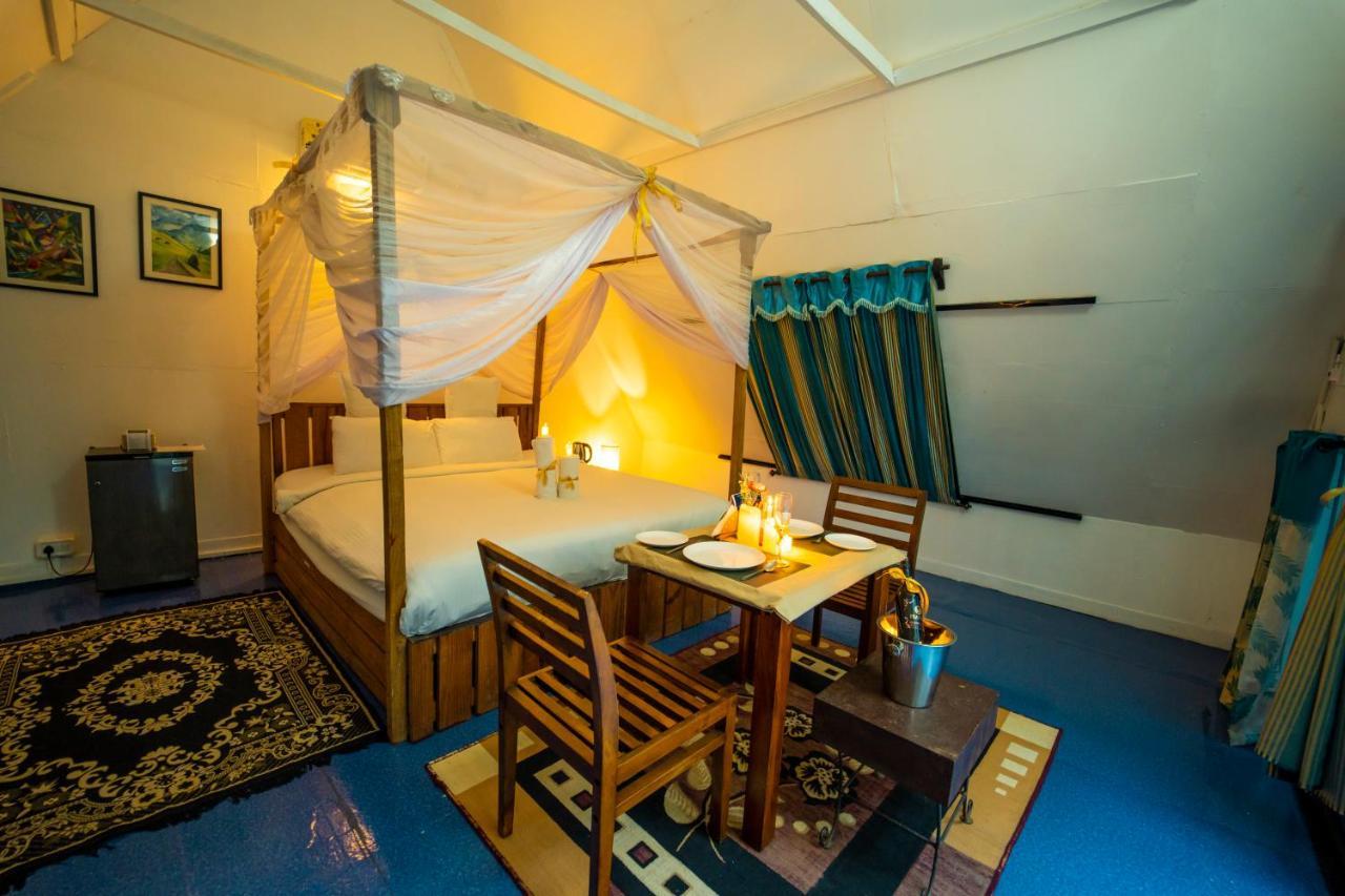 La La Land Resort Goa By Spicy Mango 帕罗林 外观 照片
