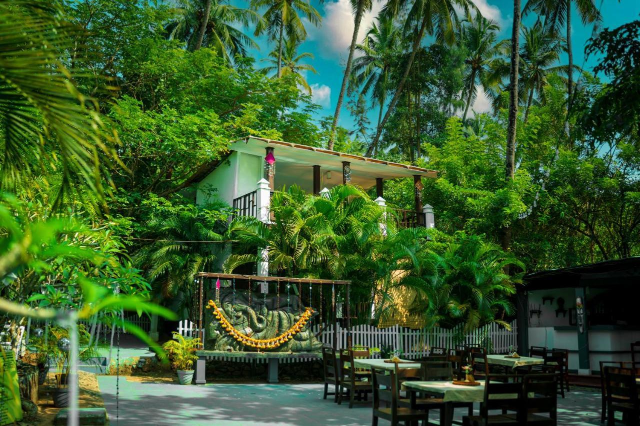La La Land Resort Goa By Spicy Mango 帕罗林 外观 照片