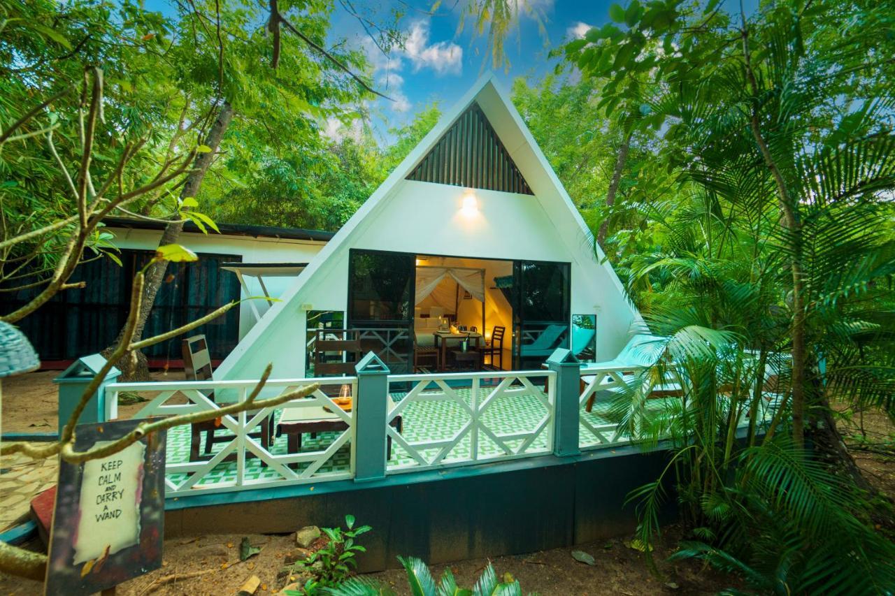La La Land Resort Goa By Spicy Mango 帕罗林 外观 照片