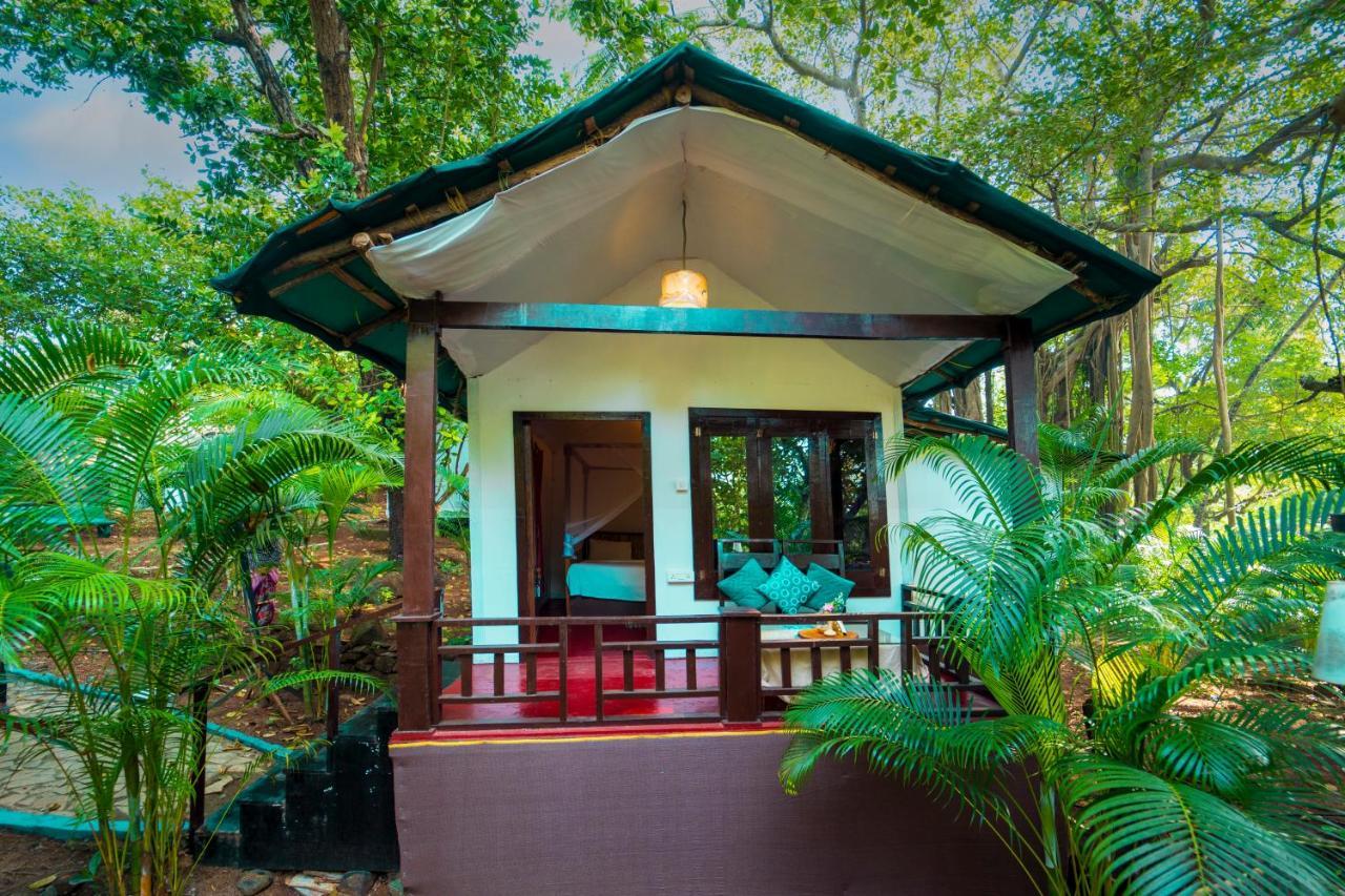 La La Land Resort Goa By Spicy Mango 帕罗林 外观 照片
