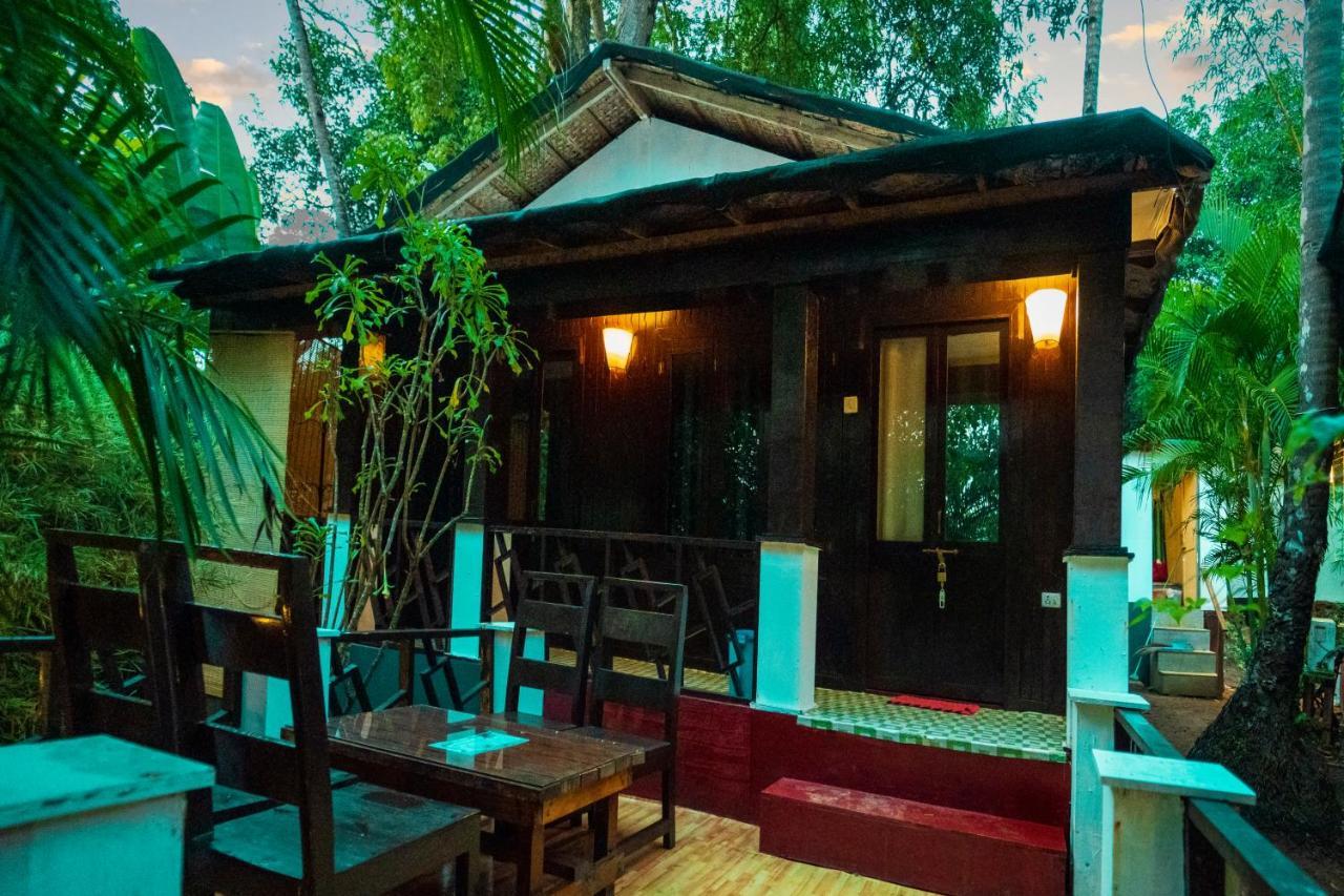 La La Land Resort Goa By Spicy Mango 帕罗林 外观 照片