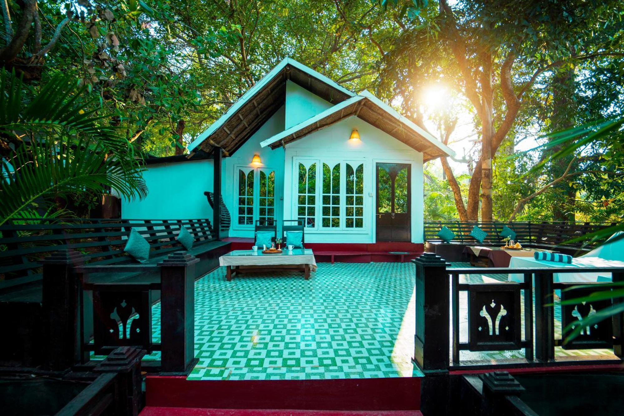 La La Land Resort Goa By Spicy Mango 帕罗林 外观 照片